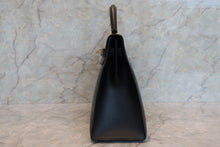 Load image into Gallery viewer, HERMES KELLY 32 Box carf leather Black 〇U Engraving Hand bag 700100066
