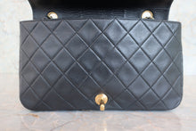 Load image into Gallery viewer, CHANEL Matelasse Full flap chain shoulder bag Lambskin Black/Gold hadware Shoulder bag 800060111