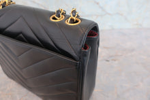 将图片加载到图库查看器,CHANEL/香奈儿 coco小姐 V线 链条包 羊皮 Black/Gold hadware(黑色/金色金属) 肩背包 800080007