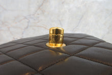 Load image into Gallery viewer, CHANEL Medium Matelasse single flap chain shoulder bag Lambskin Black/Gold hadware Shoulder bag 700080036