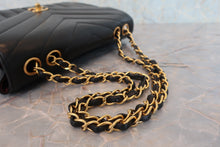 将图片加载到图库查看器,CHANEL/香奈儿 coco小姐 V线 链条包 羊皮 Black/Gold hadware(黑色/金色金属) 肩背包 800080007