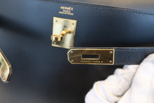 Load image into Gallery viewer, HERMES KELLY 32 Box carf leather Black 〇U Engraving Hand bag 700100066