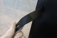 Load image into Gallery viewer, HERMES KELLY 32 Box carf leather Black 〇U Engraving Hand bag 700100066