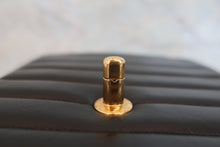 将图片加载到图库查看器,CHANEL/香奈儿 coco小姐 V线 链条包 羊皮 Black/Gold hadware(黑色/金色金属) 肩背包 800080007