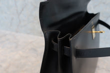 Load image into Gallery viewer, HERMES KELLY 32 Box carf leather Black 〇U Engraving Hand bag 700100066