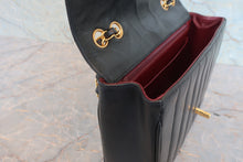 将图片加载到图库查看器,CHANEL/香奈儿 coco小姐 V线 链条包 羊皮 Black/Gold hadware(黑色/金色金属) 肩背包 800080007