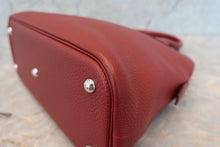 Load image into Gallery viewer, HERMES/BOLIDE 31 Clemence leather Rouge H □Q Engraving Shoulder bag 700100080