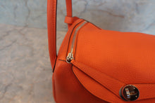 画像をギャラリービューアに読み込む, HERMES/エルメス リンディ30 トリヨンクレマンス オレンジポピー □R刻印 ショルダーバッグ 700120229