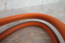 將圖片載入圖庫檢視器 HERMES/エルメス オータクロア32 ボックスカーフ オレンジ □E刻印 ハンドバッグ 700080110