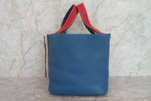 將圖片載入圖庫檢視器 HERMES/エルメス ピコタンロックカザックGM トリヨンクレマンス ルージュカザック/ブルータラサ □P刻印 ハンドバッグ 700090055