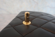 Load image into Gallery viewer, CHANEL Diana matelasse chain shoulder bag Lambskin Black/Gold hadware Shoulder bag 800030100