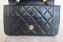Load image into Gallery viewer, CHANEL Diana matelasse chain shoulder bag Lambskin Black/Gold hadware Shoulder bag 800030100