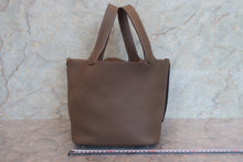 将图片加载到图库查看器,HERMES PICOTIN LOCK MM Clemence leather Etoupe gray C刻印 Hand bag 700120227