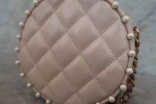 Load image into Gallery viewer, CHANEL Matelasse round chain shoulder bag Lambskin Beige/Gold hadware Shoulder bag 700030239