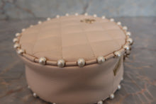 Load image into Gallery viewer, CHANEL Matelasse round chain shoulder bag Lambskin Beige/Gold hadware Shoulder bag 700030239