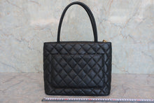 画像をギャラリービューアに読み込む, CHANEL/シャネル 復刻トート キャビアスキン ブラック/ゴールド金具 トートバッグ 800080033