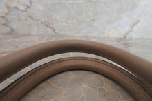 Load image into Gallery viewer, HERMES BIRKIN 35 Clemence leather Gris tourterelle □E Engraving Hand bag 700060282