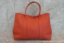 Load image into Gallery viewer, HERMES  GARDEN PARTY PM Negonda leather Capucine □Q Engraving Tote bag 700080050