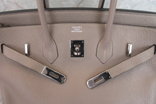 Load image into Gallery viewer, HERMES BIRKIN 35 Clemence leather Gris tourterelle □E Engraving Hand bag 700060282
