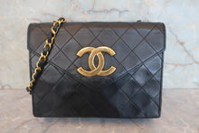 Load image into Gallery viewer, CHANEL Matelasse Big CC mark chain shoulder bag Lambskin Black/Gold hadware Shoulder bag 800030099