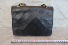 Load image into Gallery viewer, CHANEL Matelasse Big CC mark chain shoulder bag Lambskin Black/Gold hadware Shoulder bag 800030099