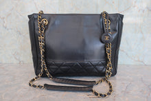 Load image into Gallery viewer, CHANEL Matelasse chain tote bag Lambskin Black/Gold hadware Tote bag 800080051