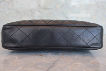 Load image into Gallery viewer, CHANEL Matelasse chain tote bag Lambskin Black/Gold hadware Tote bag 800080051