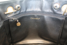 Load image into Gallery viewer, CHANEL Matelasse chain tote bag Lambskin Black/Gold hadware Tote bag 800080051