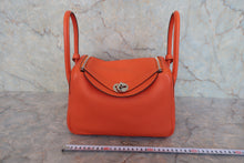 Load image into Gallery viewer, HERMES LINDY 26 Clemence leather Orange poppy U Engraving Shoulder bag 800030116