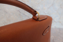 画像をギャラリービューアに読み込む, HERMES/エルメス ケリー28 クシュベル ゴールド 〇T刻印 ショルダーバッグ 800030058