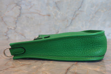 Load image into Gallery viewer, HERMES  EVELYNE TPM Clemence leather Bambou □R Engraving Shoulder bag 700080034