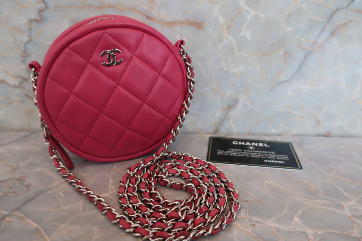 CHANEL ピンク キルティング ショルダーバッグ ラムスキン CHANEL ピンク キルティング ショルダーバッグ