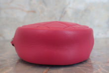 Load image into Gallery viewer, CHANEL Matelasse round chain shoulder bag Lambskin Pink/Silver hadware Shoulder bag 700030106