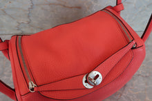 Load image into Gallery viewer, HERMES LINDY 26 Clemence leather Rose jaipur D Engraving Shoulder bag 700080002