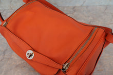 Load image into Gallery viewer, HERMES LINDY 30 Evercolor leather Orange □Q Engraving Shoulder bag 700040008