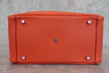 Load image into Gallery viewer, HERMES LINDY 30 Evercolor leather Orange □Q Engraving Shoulder bag 700040008
