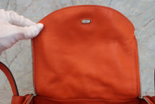 Load image into Gallery viewer, HERMES LINDY 30 Evercolor leather Orange □Q Engraving Shoulder bag 700040008