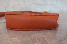 将图片加载到图库查看器,HERMES EVELYNE TPM Graine Couchevel leather Cognac □H刻印 Shoulder bag 800080042