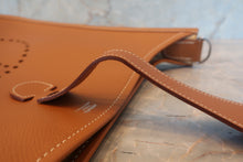 将图片加载到图库查看器,HERMES EVELYNE 3PM Epsom leather Gold □L刻印 Shoulder bag 700090217