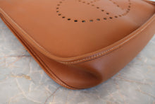 画像をギャラリービューアに読み込む, HERMES/エルメス エブリン1GM クシュベル ゴールド ショルダーバッグ 700110096