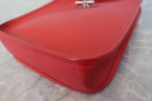 将图片加载到图库查看器,HERMES VESPA TPM Graine Couchevel leather Rouge vif □H刻印 Shoulder bag 700090148