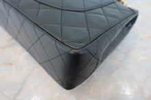 将图片加载到图库查看器,CHANEL/香奈儿 巴黎限定 CF 双盖 链条包 羊皮 Black/Gold hadware(黑色/金色金属) 肩背包 800030144