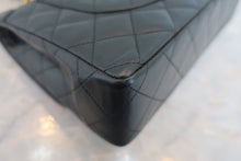 将图片加载到图库查看器,CHANEL/香奈儿 巴黎限定 CF 双盖 链条包 羊皮 Black/Gold hadware(黑色/金色金属) 肩背包 800030144