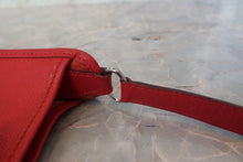 将图片加载到图库查看器,HERMES VESPA TPM Graine Couchevel leather Rouge vif □H刻印 Shoulder bag 700090148