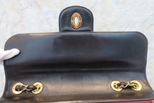 Load image into Gallery viewer, CHANEL  V-Stitch chain shoulder bag Lambskin Black/Gold hadware Shoulder bag 700100063