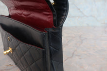 将图片加载到图库查看器,CHANEL/香奈儿 巴黎限定 CF 双盖 链条包 羊皮 Black/Gold hadware(黑色/金色金属) 肩背包 800030144