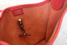将图片加载到图库查看器,HERMES VESPA TPM Graine Couchevel leather Rouge vif □H刻印 Shoulder bag 700090148