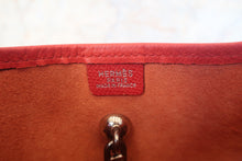 将图片加载到图库查看器,HERMES VESPA TPM Graine Couchevel leather Rouge vif □H刻印 Shoulder bag 700090148
