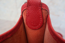 将图片加载到图库查看器,HERMES VESPA TPM Graine Couchevel leather Rouge vif □H刻印 Shoulder bag 700090148