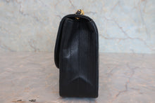 Load image into Gallery viewer, CHANEL chain shoulder bag Lambskin Black/Gold hadware Shoulder bag 800030128